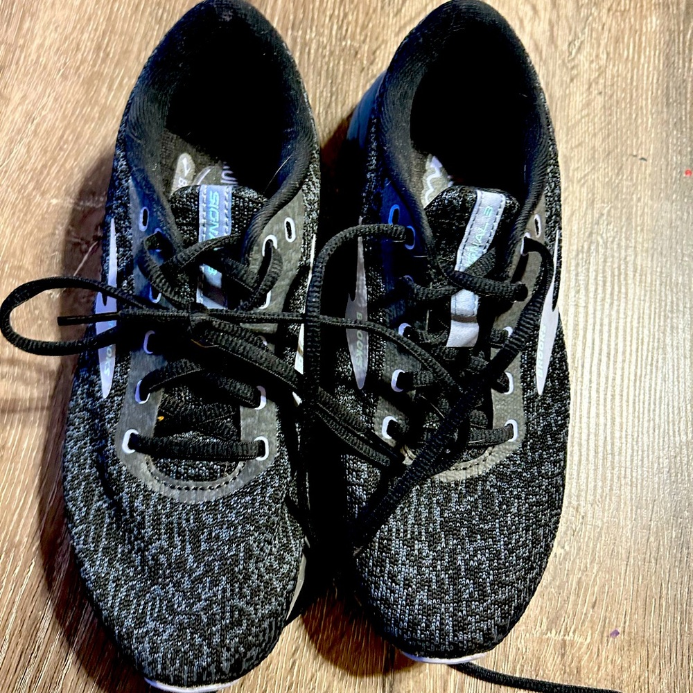 Brooks, Signal 3